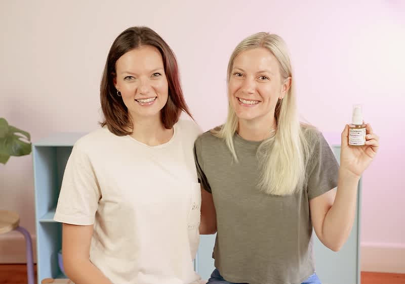 HALLOHEBAMME - Anwendungsvideo Brustwarzen Öl