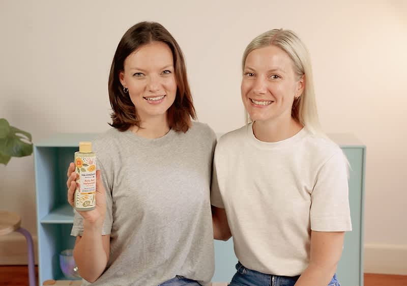 HALLOHEBAMME - Anwendungsvideo Babybad Hafermilch