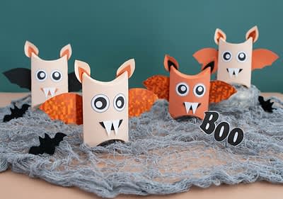Fledermäuse aus Klopapierrollen