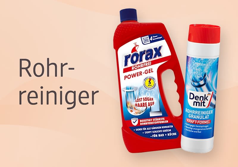 Zwei Rohrreiniger-Produkte, links eine rote Flasche mit der Aufschrift „rorax Rohrfrei Power-Gel“ und rechts eine blaue und weiße Flasche mit der Aufschrift „Denk mit Rohrreiniger Granulat Kraft-Formel“, daneben der Text „Rohrreiniger“
