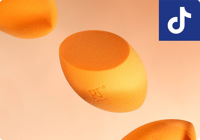 Drei orange Make-up-Schwämme