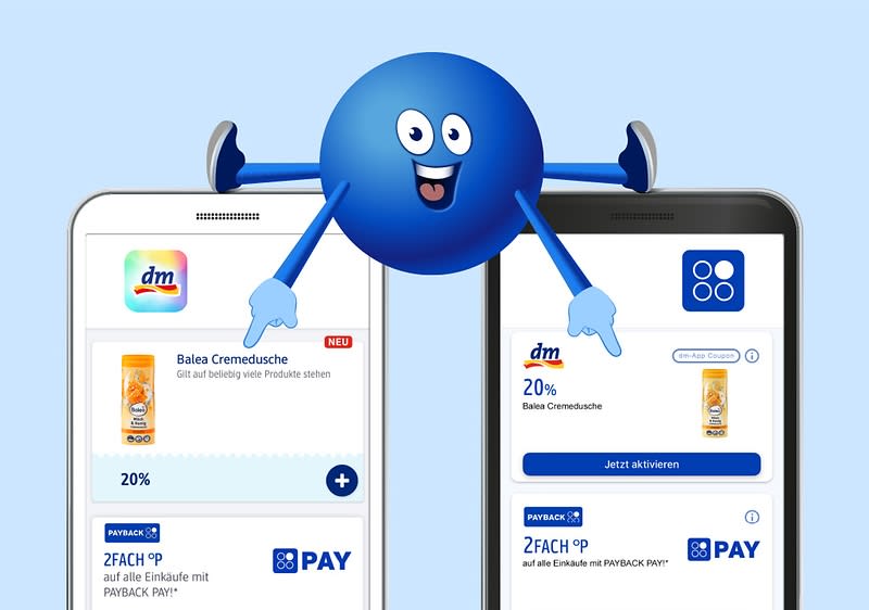 Zwei Handydisplays, mit dm-App und mit PAYBACK App, das PAYBACK Maskottchen macht ein Spagat