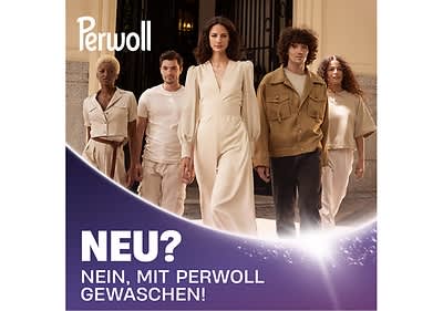 Vier Personen in modischer Kleidung