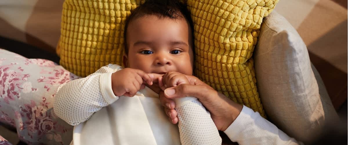 Baby Zahnpflege beim ersten Zahn