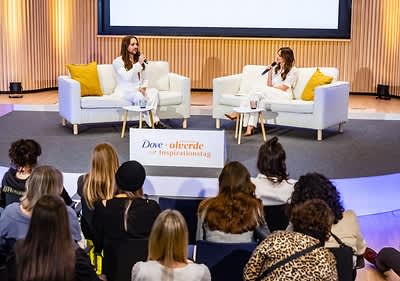 Ricardo Simonetti und Mandy Capristo diskutieren auf BĂŒhne