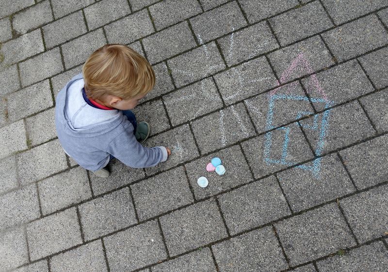 Straßenmalkreide für Kinder selber herstellen