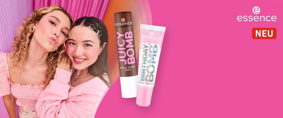 Zwei Essence Lippenprodukte auf rosa Hintergrund