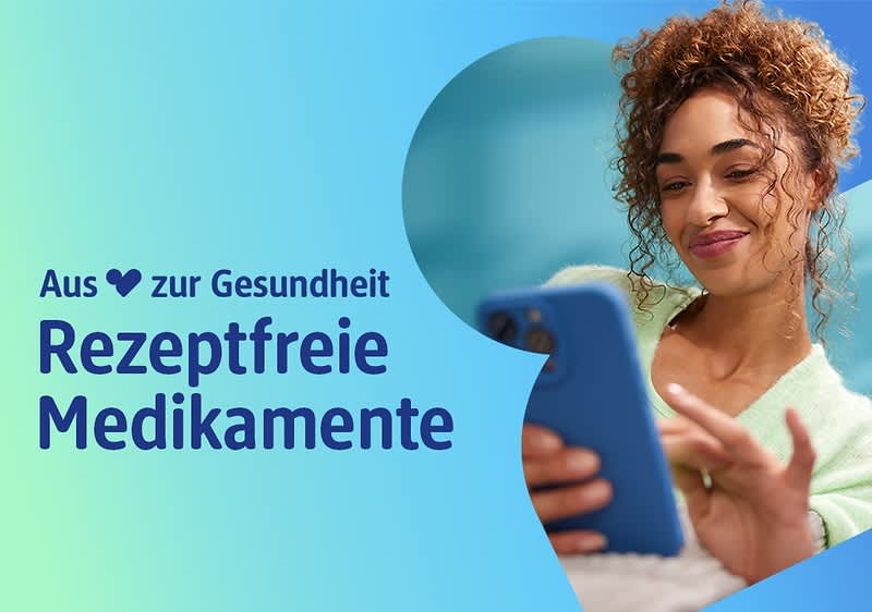 Eine Person mit lockigem Haar hält ein blaues Smartphone, daneben der Text „Aus Herz zur Gesundheit Rezeptfreie Medikamente“ auf einem blauen Hintergrund