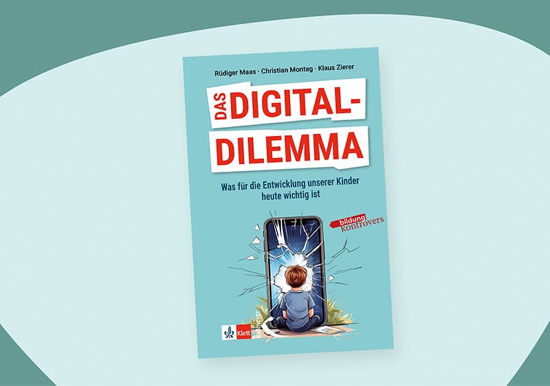 Ein hellblaues Buchcover mit dem Titel "Das Digital-Dilemma" in großen roten Buchstaben, darunter der Untertitel "Was für die Entwicklung unserer Kinder heute wichtig ist" in kleinerer schwarzer Schrift, die Autoren Rüdiger Maas, Christian Montag und Klaus Zierer sind oben in kleiner weißer Schrift genannt.