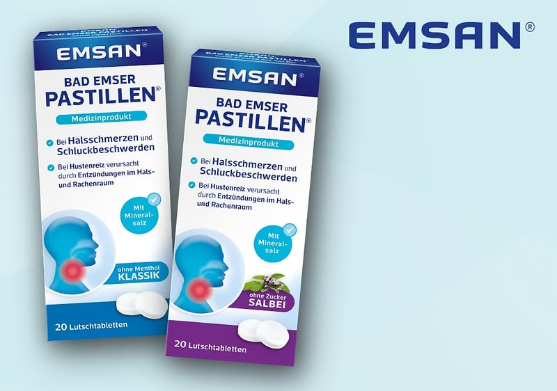 Eine Nasendusche von EMSAN mit blauer Kappe und transparentem Behälter, daneben die Verpackung mit der Aufschrift „Nasendusche Komplett-Set zur sanften Reinigung“ und „10x Nasenspülsalz“