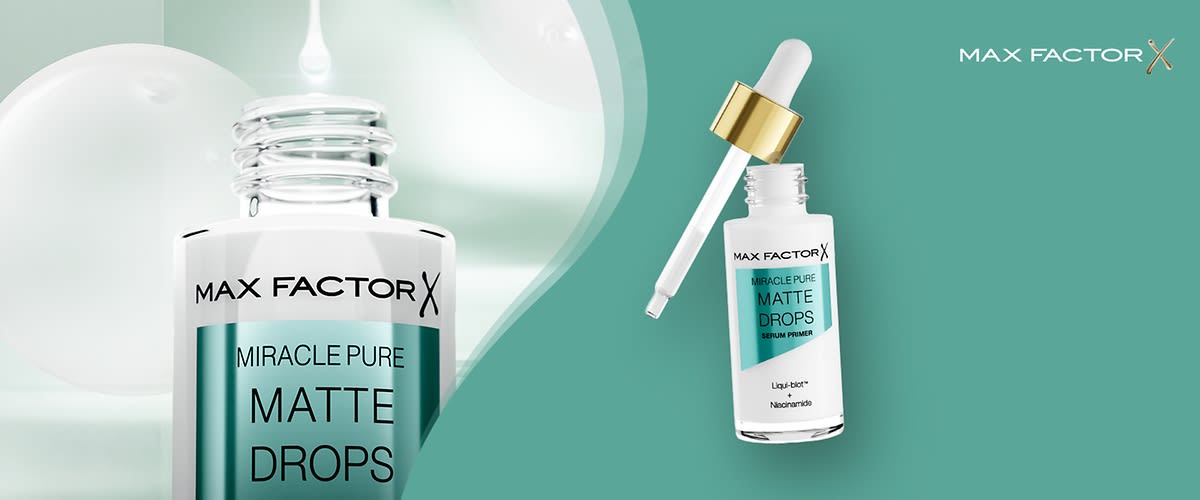 Eine weiße Flasche mit goldener Kappe und Pipette, darauf die Aufschrift „MAX FACTOR MIRACLE PURE MATTE DROPS SERUM PRIMER“, darunter „Liqui-Libre™ Niacinamide“ auf einem türkisfarbenen Etikett, im Hintergrund das Logo von Max Factor