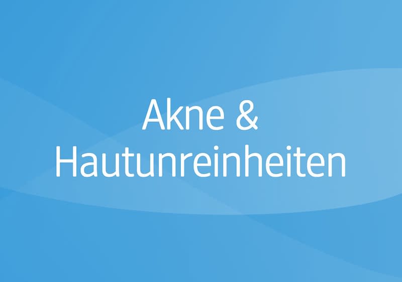 Der Teaser zeigt hellblauen Hintergrund mit dem weißen Text „Akne & Hautunreinheiten“ und springt auf das Sortiment