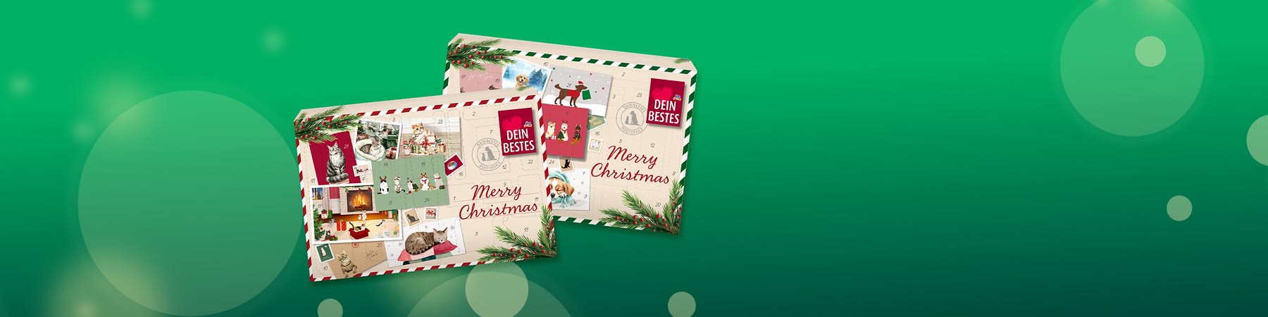 Zwei übereinander angeordnete Adventskalender im Postkarten-Stil mit roten und grünen Streifen, Illustrationen von Tieren, Geschenken und Kamin, Aufschrift „Merry Christmas“ und rotem Markenfeld mit Schriftzug „DEIN BESTES“