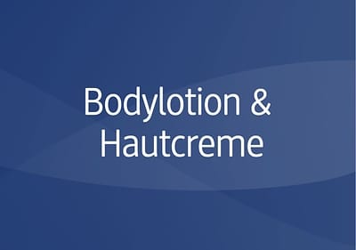 Der Text „Bodylotion & Hautcreme“ auf einem blauen Hintergrund mit geschwungenen Linien