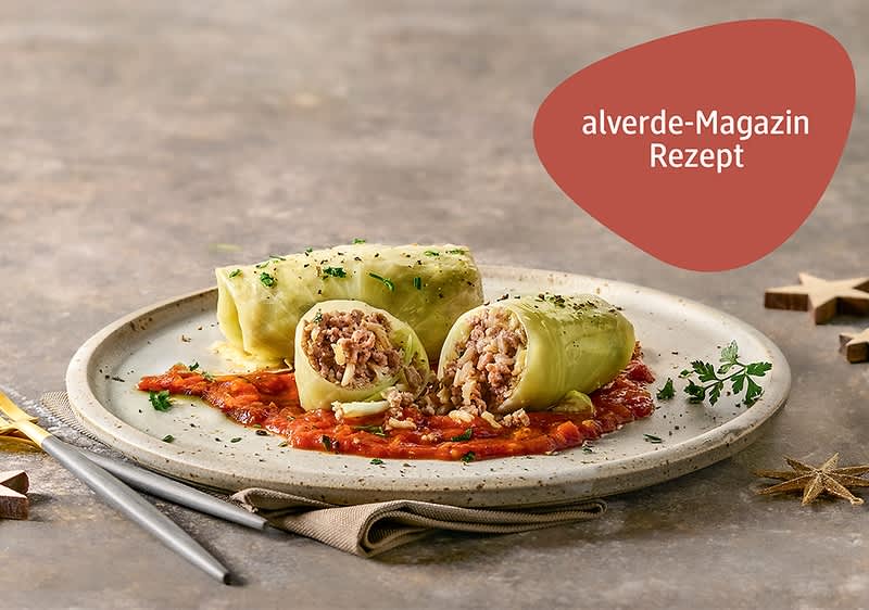 Vegane Kohlrouladen mit Tomatensauce