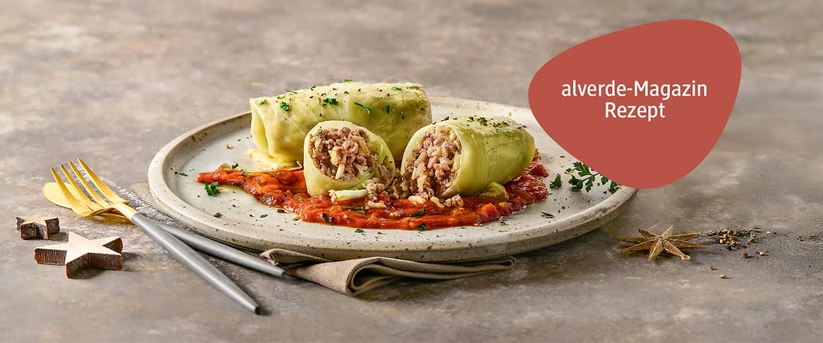 Vegane Kohlrouladen mit Tomatensauce