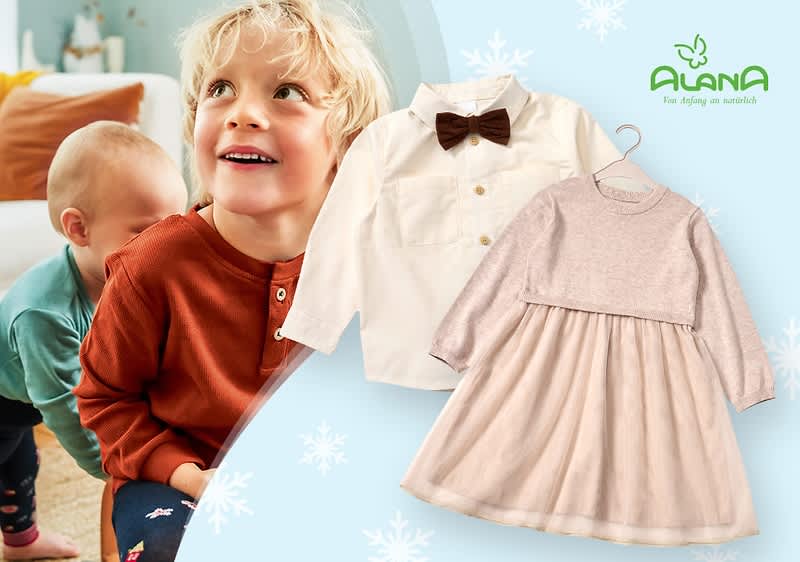 Links ein verschwommenes Bild von zwei Kindern, rechts ein weißes Hemd mit brauner Fliege und ein rosa Kleid mit langen Ärmeln, oben rechts das Logo von Alana