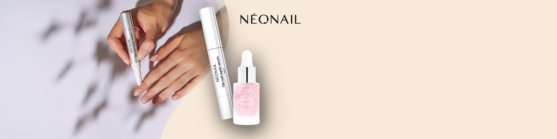 Eine weiße Tube mit der Aufschrift „NEONAIL 7in1 nail repair serum“ und eine Flasche mit rosa Inhalt und der Aufschrift „NEONAIL strong repair“ vor einem beigen Hintergrund, oben rechts das Logo von NEONAIL