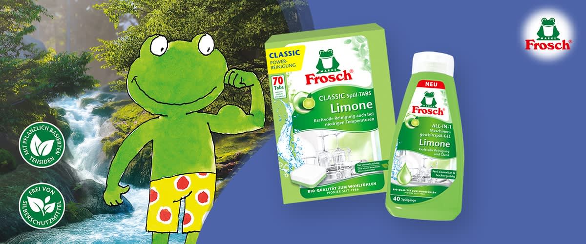 Eine grüne Verpackung mit der Aufschrift „Frosch Classic Spül-Tabs Limone“ und einem Bild von Spül-Tabs, daneben eine grüne Flasche mit der Aufschrift „Frosch All-in-1 Maschinen-Gel Limone“, oben rechts das Frosch-Logo, links zwei grüne Siegel mit den Texten „Umweltfreundlich bei niedrigen Temperaturen“ und „Frei von Mikroplastik“