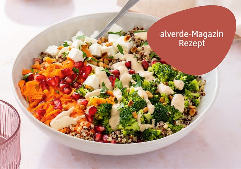 Power Bowl mit Quinoa & Brokkoli von oben fotografiert
