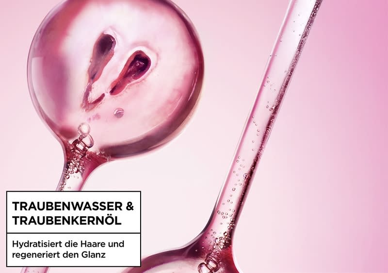 Zwei Bilder nebeneinander zeigen den Vergleich von Haaren vor und nach einer Behandlung mit Wahre Schätze Hydra Boost, links mit matterem Haar und der Aufschrift „Vorher“, rechts mit glänzendem Haar und der Aufschrift „Nachher* Sichtbar strahlenderes Haar“ und der Anmerkung Illustration von möglichem Ergebnis. Kann individuell abweichen