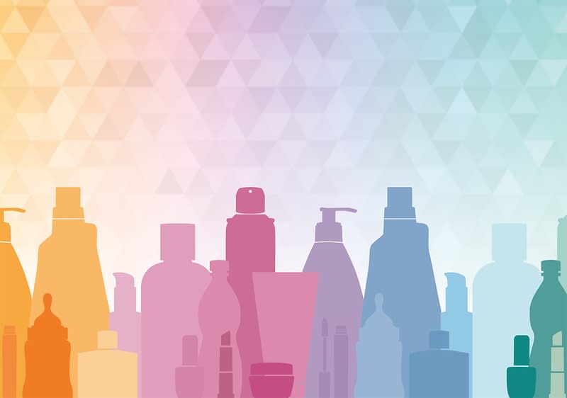 Bunte Silhouetten verschiedener Kosmetikflaschen und Tuben vor einem geometrischen Hintergrund in Pastellfarben