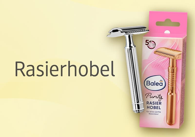 Rasierhobel aus Metall neben pinker Verpackung der Marke Balea mit Aufschrift „Purity Rasierhobel“ und Text „Rasierhobel“ links auf hellem Hintergrund