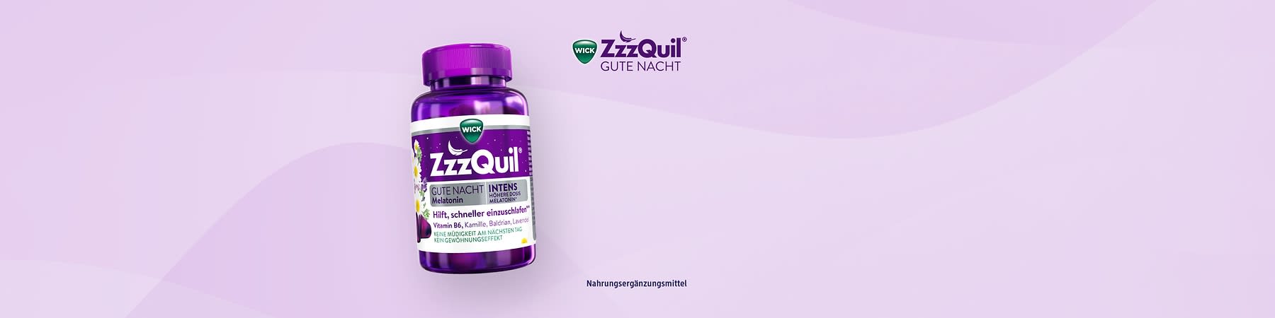 Lila Flasche mit der Aufschrift „WICK ZzzQuil Gute Nacht Intens“ und „Hilft, schneller einzuschlafen“. Enthält Melatonin, Vitamin B6, Kamille, Baldrian und Lavendel. Keine Müdigkeit am nächsten Tag, kein Gewöhnungseffekt. Nahrungsergänzungsmittel.