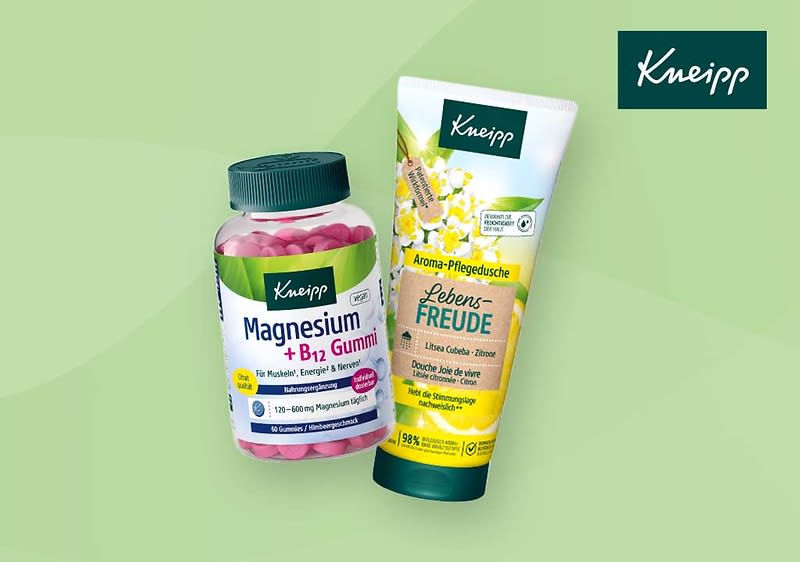 Eine Flasche Kneipp Magnesium + B2 Gummis mit rosa Inhalt und eine Kneipp Aroma-Pflegedusche Lebensfreude mit Zitrusdesign auf grünem Hintergrund