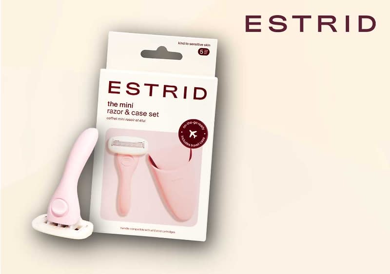 Verpackung eines rosa Rasierersets der Marke ESTRID mit Aufschrift „the mini razor & case set“, abgebildeter kleiner rosa Rasierer und passendes rosafarbenes Schutzetui, Markenname ESTRID oben rechts im Bild