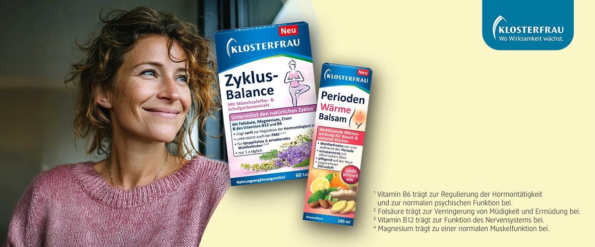 Zwei Produktverpackungen der Marke Klosterfrau: links eine blaue Schachtel mit der Aufschrift „Zyklus-Balance“ und Abbildung einer sitzenden Frau sowie Lavendel, rechts ein blau-orangener Karton mit der Aufschrift „Perioden Wärme Balsam“ und Abbildungen von Ingwer und Zitrone, oben rechts Klosterfrau-Logo, daneben Kleingedrucktes: 1) Vitamin B12 trägt zur Regulierung der Hormontätigkeit und zur normalen psychischen Funktion bei.2) Folsäure trägt zur Verringerung von Müdigkeit und Ermüdung bei.3) Vitamin B12 trägt zur Funktion des Nervensystems bei.4) Magnesium trägt zu einer normalen Muskelfunktion bei.