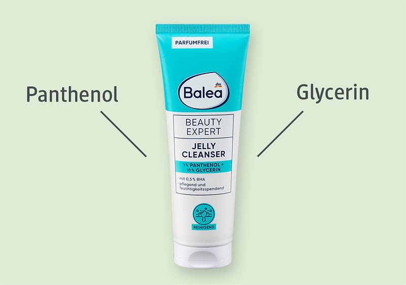 Balea Beauty Expert Jelly Cleanser Tube, weiße und türkise Verpackung mit Aufschrift „Balea“, „Beauty Expert“, „Jelly Cleanser“, Hinweis „1% Panthenol + 10% Glycerin“ und oben „parfumfrei“, links und rechts Pfeile zu den Worten „Panthenol“ und „Glycerin“