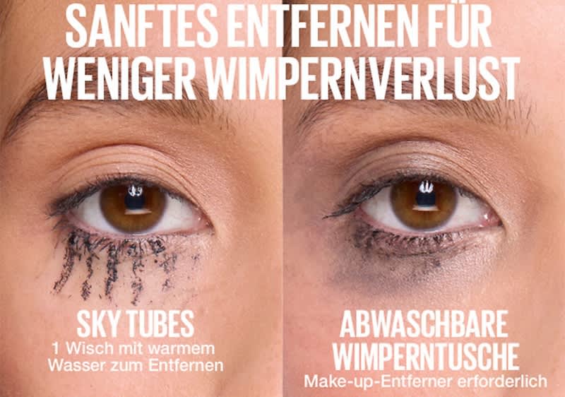 Zwei Nahaufnahmen eines braunäugigen Auges nebeneinander, links mit verschminkten Wimpern und schwarzen Mascara-Resten unter dem Auge, rechts nach Entfernung der Mascara mit nur noch leichten Schminkspuren; über dem Bild großer weißer Text „Sanftes Entfernen für weniger Wimpernverlust“, links unten weißer Text „Sky Tubes 1 Wisch mit warmem Wasser zum Entfernen“, rechts unten weißer Text „Abwaschbare Wimperntusche Make-up-Entferner erforderlich“