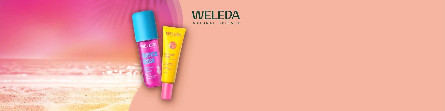 Zwei Weleda-Produktverpackungen vor rosa Hintergrund: links eine pinke Flasche mit hellblauem Verschluss und Aufschrift „Tropical Crush“, rechts eine gelbe Tubenverpackung mit pinkem Verschluss und Aufdruck „UV Glow Fluid SPF 30“, oben rechts Weleda-Logo mit Schriftzug „Natural Science“