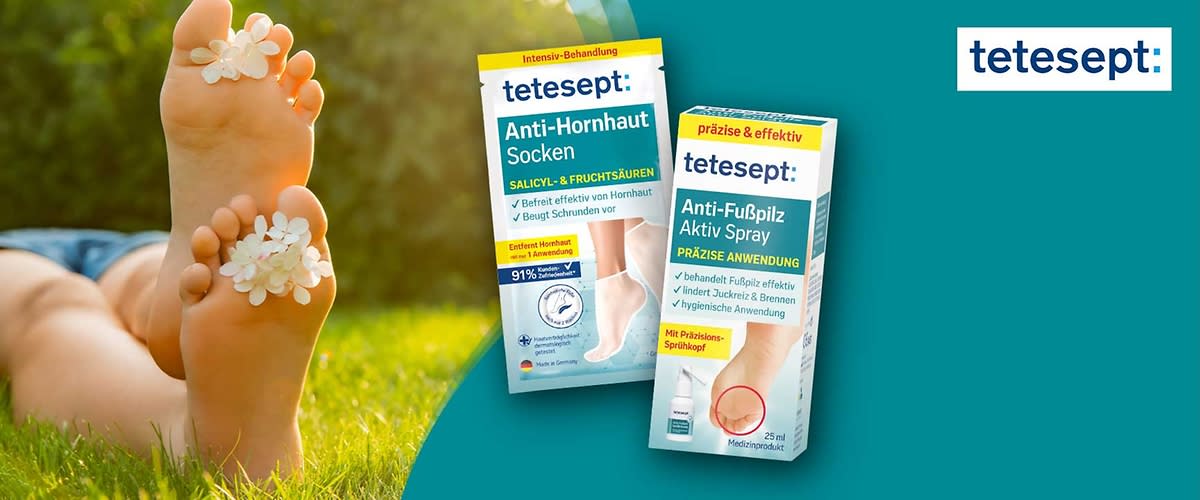 Zwei tetesept-Produktverpackungen vor hellem Hintergrund: links eine hellblaue und weiße Schachtel mit der Aufschrift „Anti-Hornhaut Socken“ und Zusatztext „Salicyl- & Fruchtsäuren“ sowie Abbildung eines Fußes mit Socke, rechts eine weiße und grün akzentuierte Schachtel mit der Aufschrift „Anti-Fußpilz Aktiv Spray“ und Abbildung eines Sprühfläschchens sowie rotem Kreis am Fuß; oben rechts das tetesept-Logo ohne Punkt am Ende