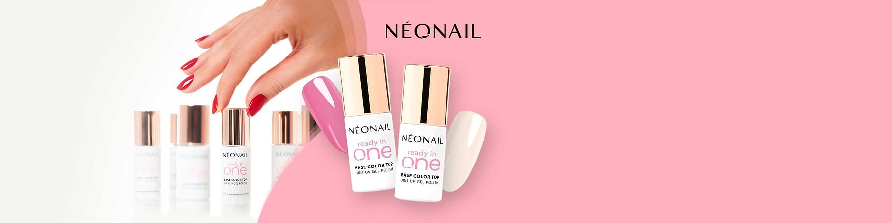 Zwei weiße Flaschen Nagellack von NEONAIL mit goldfarbenen Verschlüssen, Aufschrift „ready in one BASE COLOR TOP 3IN1 UV GEL POLISH“, vor rosa Hintergrund mit je einem großen Nagelprobenmuster in Pastellrosa und Cremeweiß