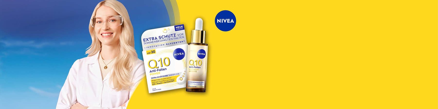 Zwei NIVEA-Produkte vor gelbem Hintergrund: links weiß-blau verpackte Box „Q10 Anti-Falten Power“ mit Aufschrift „Extra Schutz vor sonnenbedingten Falten“, LSF 30, rechts braune Glasflasche mit Pipette und Etikett „NIVEA Q10 Anti-Falten Kollagen Experte“