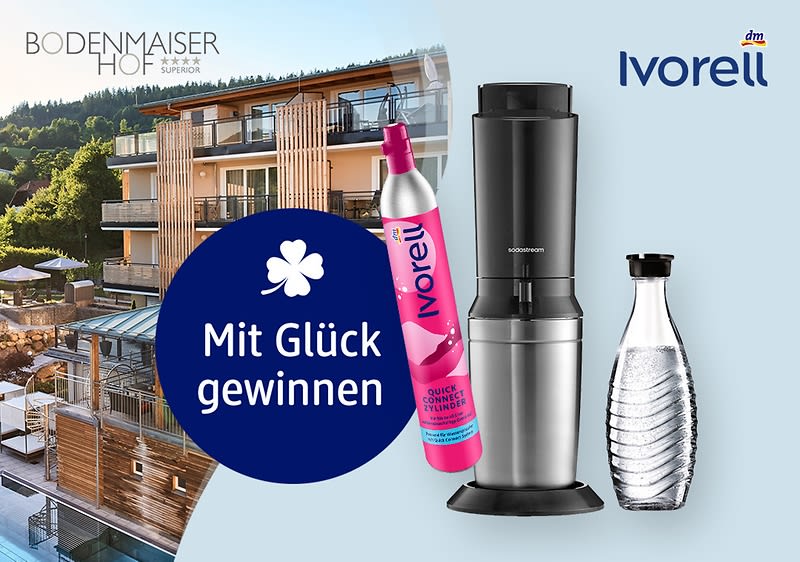 Werbeabbildung mit Text „Mit Glück gewinnen“, links Bergresort-Bild, rechts Ivorell Smoothie-Maker in Schwarz und Edelstahl, daneben eine pinke Ivorell-Gaskartusche und eine Glasflasche mit Wasser, oben rechts Logo „Ivorell“, oben links Schriftzug „Bodenmaiser Hof“
