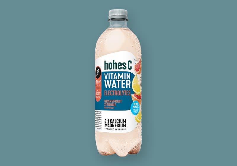 hohes C Vitamin Water Electrolytes 1,0 l Plastikflasche mit Aufschrift „Grapefruit Zitrone“, blau-weißem Etikett, Abbildung von Grapefruit- und Zitronenscheiben und Hinweis „2:1 Calcium Magnesium“
