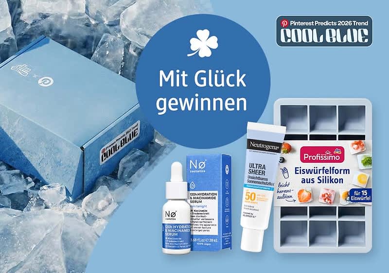 Werbeabbildung mit Text „Mit Glück gewinnen“, einer blauen Geschenkbox auf Eis, einem Serumfläschchen Marke NØ mit Verpackung, einer Neutrogena Sonnenschutzcreme und einer blauen Silikon-Eiswürfelform von Profissimo mit Aufschrift „Eiswürfelform aus Silikon“