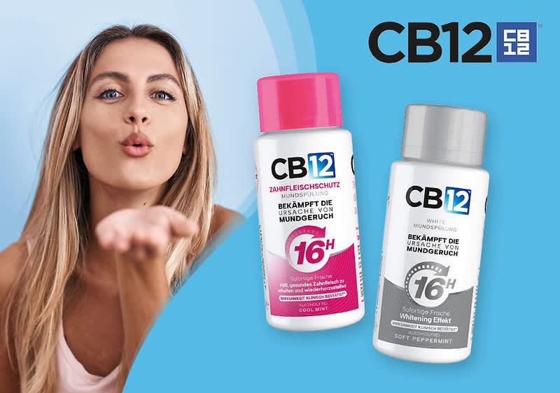Auf hellblauem Hintergrund bläst eine lächelnde junge Frau dem Betrachter einen Kuss zu, rechts von ihr stehen zwei CB12-Mundspülungsflaschen mit rosa und grauem Deckel und den Aufschriften „CB12 ZAHNFLEISCHSCHUTZ – Bekämpft den Mundgeruch – 16 h“ und „CB12 WHITE Mundspülung – Bekämpft den Mundgeruch – 16 h“, darüber das CB12-Logo