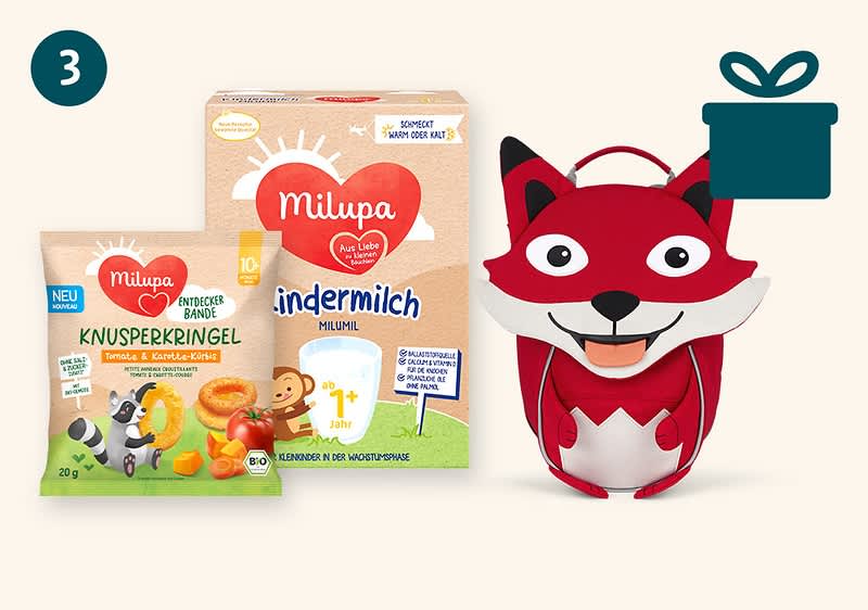 Eine Packung Milupa Knusperkringel mit Tomate und Karotte, eine Dose Milupa Milumil 2 Folgemilch und ein roter Kinderrucksack in Form eines Fuchses
