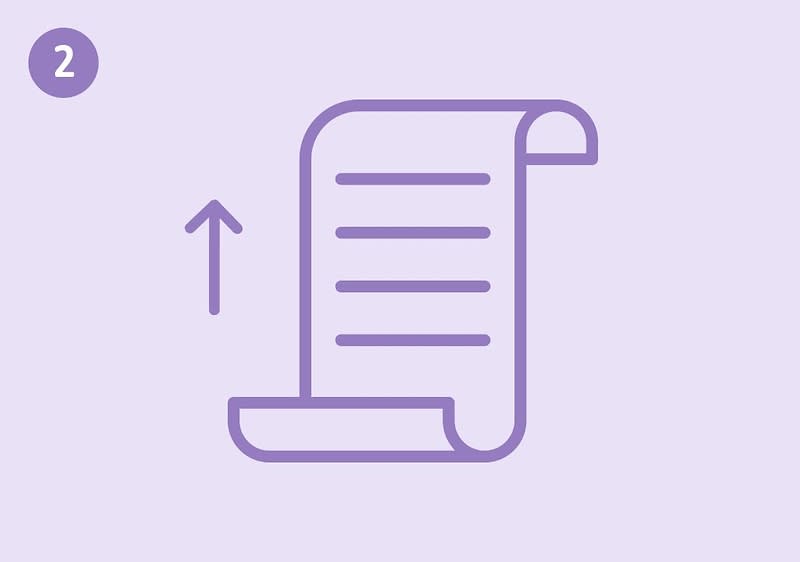 Lila Icon eines aufgerollten Papiers mit Linien und einem nach oben zeigenden Pfeil links, vor helllila Hintergrund