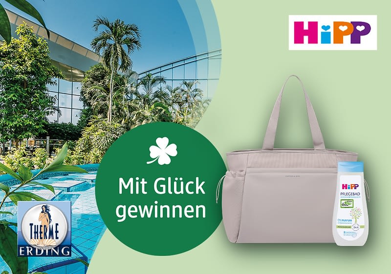 Werbegrafik mit HiPP-Logo oben rechts, links ein Hotelpool mit Palmen, mittig ein grüner Kreis mit Kleeblatt und Text „Mit Glück gewinnen“, rechts eine beige Wickeltasche