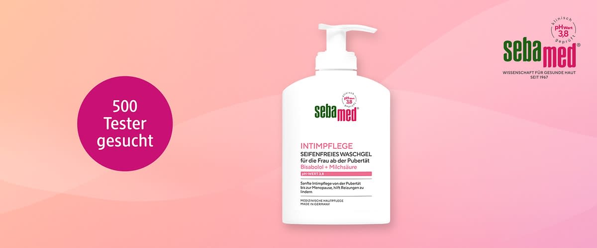 Weiße Pumpspender-Flasche Sebamed Intimpflege Seifenfreies Waschgel mit Schriftzug „Intimpflege Seifenfreies Waschgel für die Frau ab der Pubertät“ und Zusatz „Bisabolol + Milchsaure“, links runder pinker Badge „500 Tester gesucht“, rechteroben Sebamed-Logo