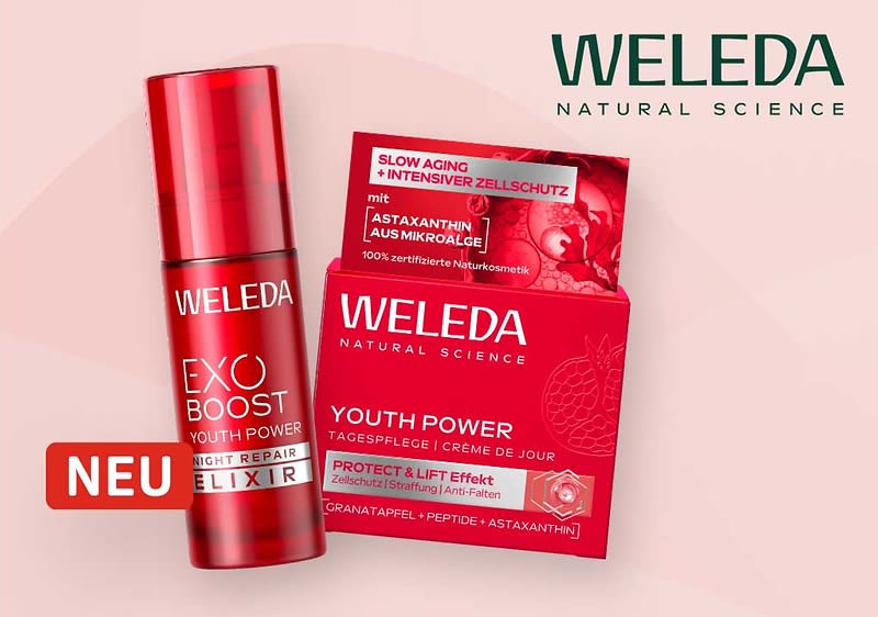 Rote Weleda-Produktverpackungen: links eine rote Pumpflasche mit Aufschrift „WELEDA EXO BOOST YOUTH POWER NIGHT REPAIR ELIXIR“, rechts eine rote Faltschachtel mit Aufschrift „WELEDA YOUTH POWER TAGESPFLEGE / CRÈME DE“ und Zusatztexten wie „PROTECT & LIFT Effekt“, „NEU“ sowie dem Weleda-Logo oben rechts auf rosafarbenem Hintergrund