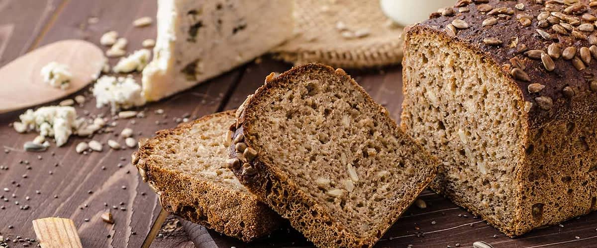 Eiweißbrot: Rezept mit Sonnenblumenkernen &amp; viel Proteinen | dm