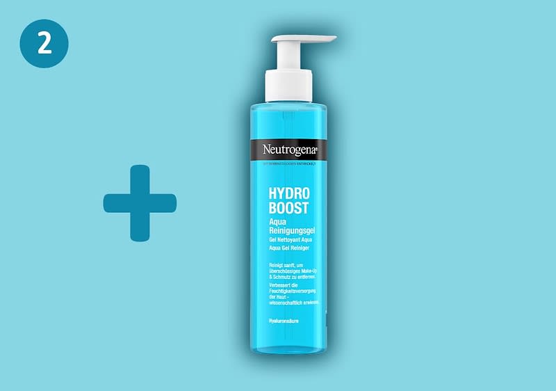 Neutrogena Hydro Boost Aqua Reinigungsgel im blauen Pumpflakon mit schwarzem Markenband und weißer Aufschrift, neben großem Pluszeichen auf hellblauem Hintergrund