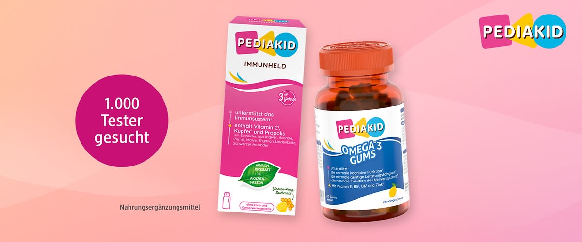 Zwei PEDIAKID-Nahrungsergänzungen vor rosa Hintergrund: links rechteckige Verpackung „PEDIAKID IMMUNHELD“ mit Text „unterstützt das Immunsystem* enthält Vitamin C*, Kiefer und Propolis“ und Aufdruck „3+ Jahre“, rechts braunes Glas mit orangener Kappe und Etikett „PEDIAKID OMEGA 3 GUMS“, oben links lilaner Kreis mit weißer Aufschrift „1000 Tester gesucht“