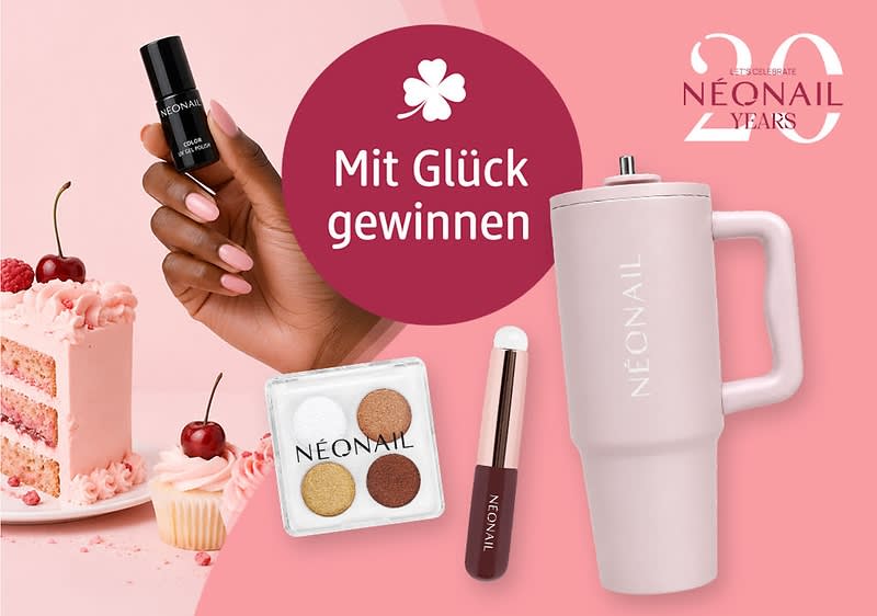 Werbeabbildung mit Hand, die eine schwarze Nagellack-Flasche hält, Textkreis „Mit Glück gewinnen“, links Stück rosa Torte mit Kirsche, rechts Neonail-Produkte: vier Lidschatten/Glitter-Palette, Flasche „Nude Base“, Nagelpflege-Stift und Packung „Gel Stickers“ sowie Neonail 20 Years-Logo